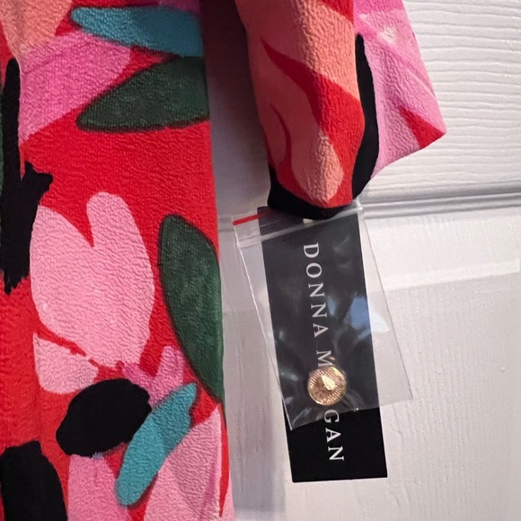 Donna Morgan Women floral
Printed Dress. size 10 - Picture 8 of 8